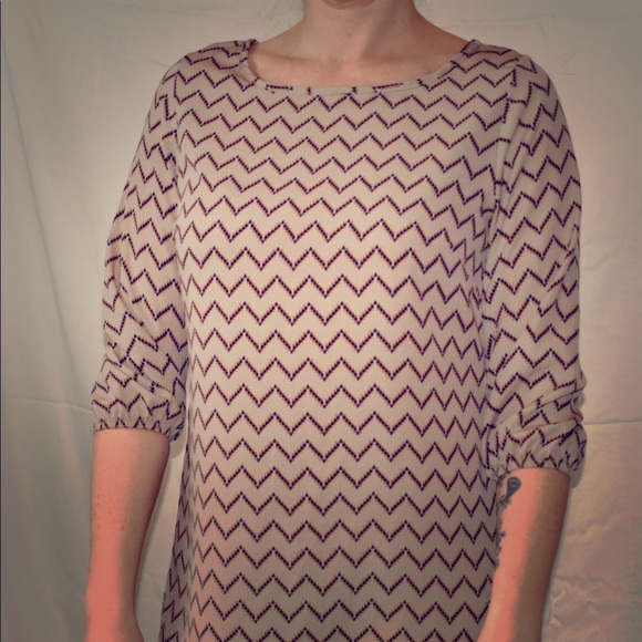 Chevron print tan dress or blouse - Picture 3 of 6